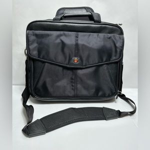 Targus TCT009-10 Trademark Toploading Notebook Case.